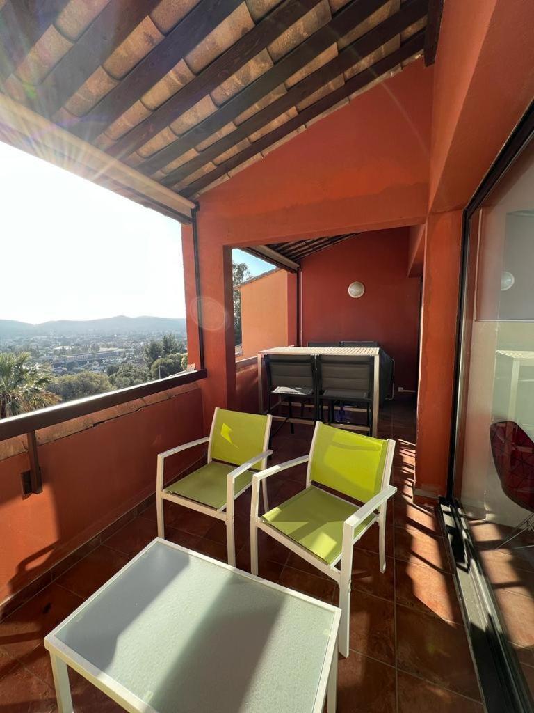 Appartement Vue Sur Mer, Piscine, Garage Prive Борм-ле-Мимоза Экстерьер фото